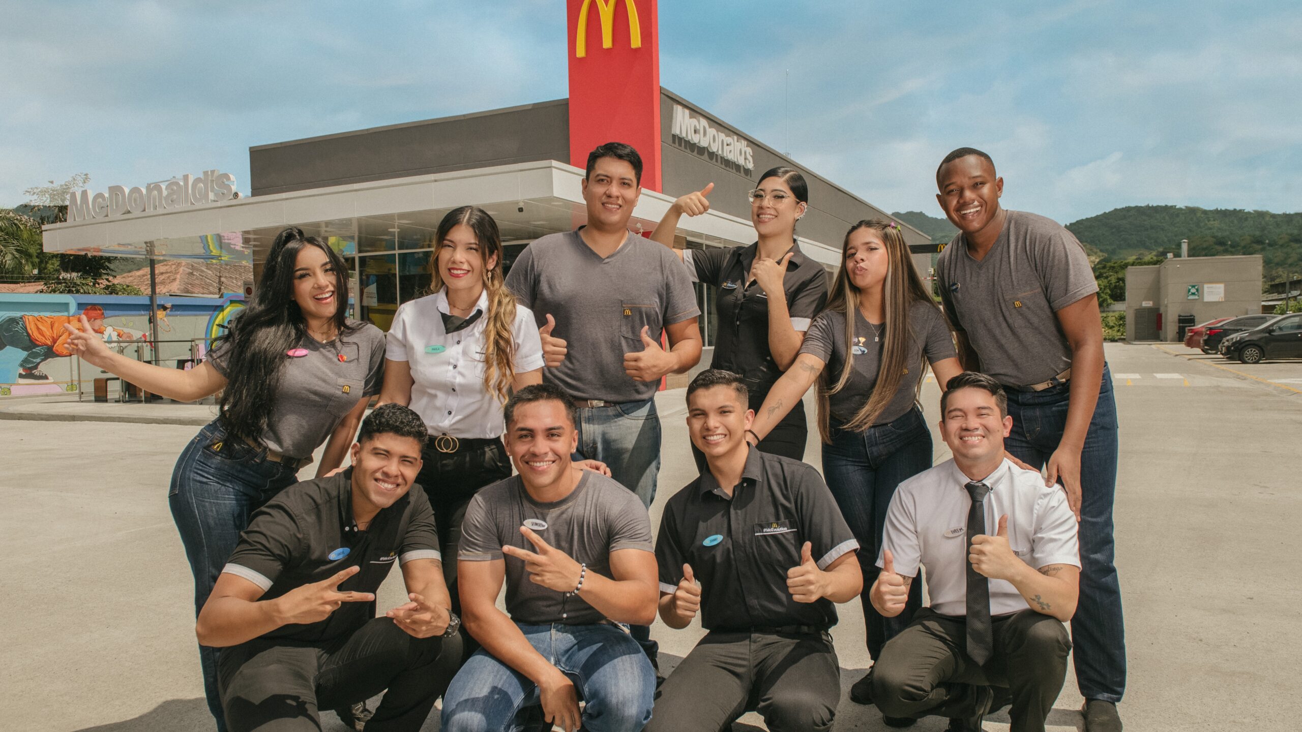 Arcos Dorados supera las 2 millones de capacitaciones y oportunidades de acceso al mercado laboral formal brindadas para jóvenes en América Latina y el Caribe